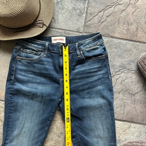 YELLOWSTONE BOHO FRAYED HEM STRAIGHT LEG JEAN BY DRIFTWOOD - Picture 5 of 9